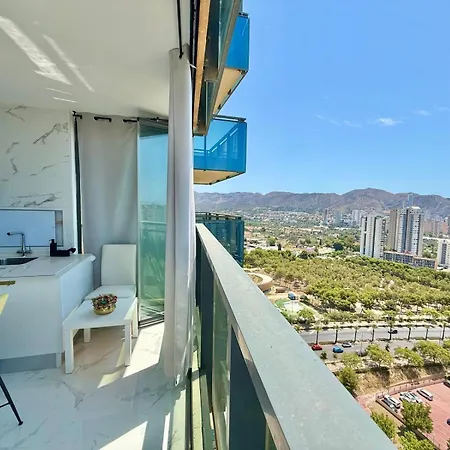 Kronos 19 Deluxe Golden Horizon Apartmán
